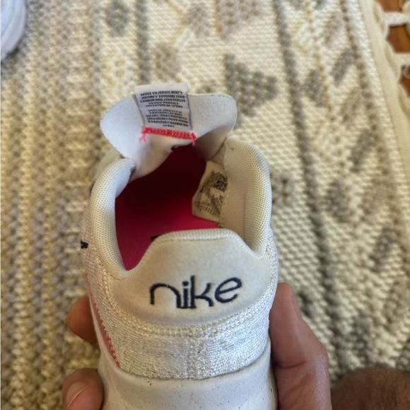 Good condition Nike women shoes - Picture 2 of 4